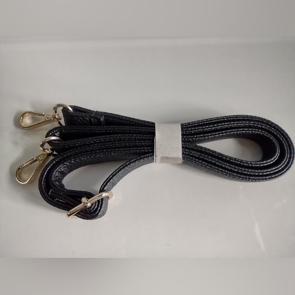 Brand New- Black Vegan Leather Handbag with Bow- DREAM CONTROL New York - Picture 4 of 6